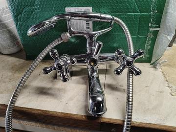 Rubinetto per vasca con doccia