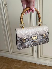 Borsa a mano GUESS effetto pitonato e bambu