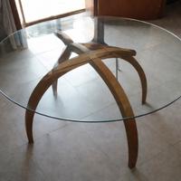 Tavolo moderno in vetro e legno