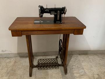 Antica macchina da cucire Necchi