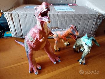 Dinosauri in plastica morbida