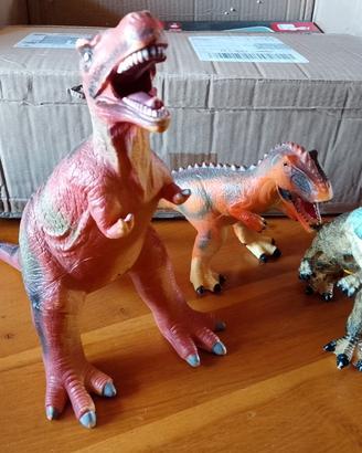 Dinosauri in plastica morbida