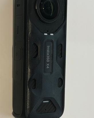 Insta360 X4 + Cover protettiva