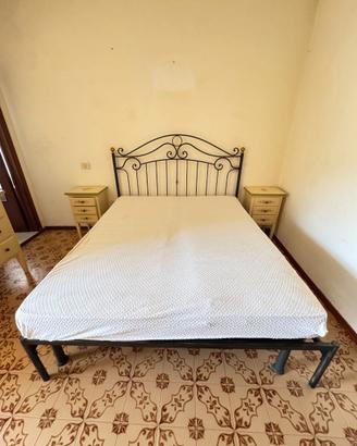 Struttura e testiera letto matrimoniale