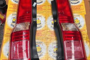 FARI POSTERIORI FIAT PANDA ANNO:2006