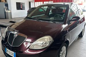Lancia y 2008