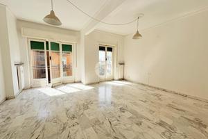 5 LOCALI A GENOVA
