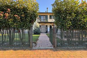 3 LOCALI A PESCHIERA BORROMEO