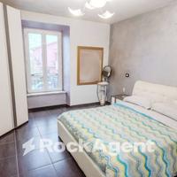 APPARTAMENTO SU DUE LIVELLI CON GIARDINO PRIVATO