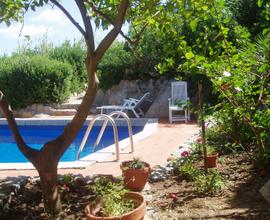 Bilocali con piscina 100m dal mare
