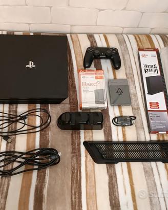 Ps4 Pro + Controller, Hard Disk 1Tb, 3 Giochi ecc.