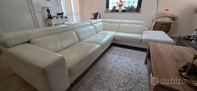 Divano vera pelle  di "Poltrone e Sofà "