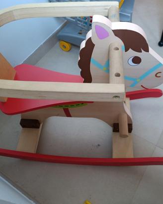 Cavalluccio a dondolo