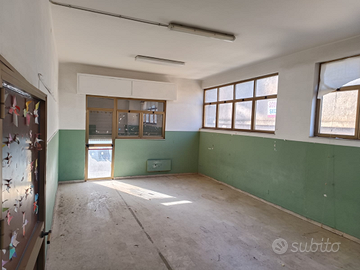 Magazzini varie metrature via Rampolla