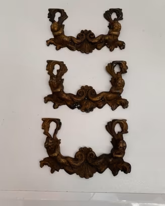 Tre fregi in bronzo antico
