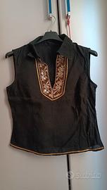 Canotta in lino nera con decorazione