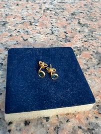 Orecchini a lobo in oro con topazi