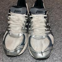 Scarpe Asics taglia 42.5
