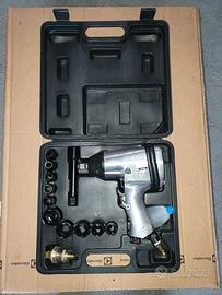 Kit avvitatore ad impulsi 1/2” con 10 bussole
