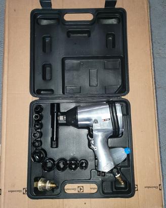 Kit avvitatore ad impulsi 1/2” con 10 bussole