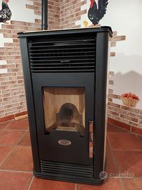 Stufa a pellet Sideros 10kw, usata pochissimo, bel