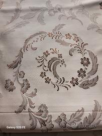 Copriletto matrimoniale  in raso Damascato. 