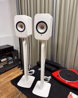 KEF LSX II