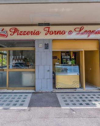 Pizzeria forno a legna