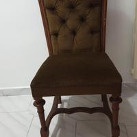poltroncina di velluto verde