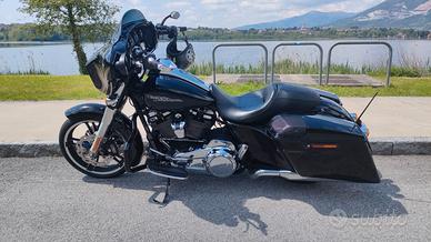 harley street glide special M8