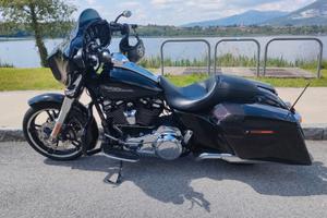 harley street glide special M8