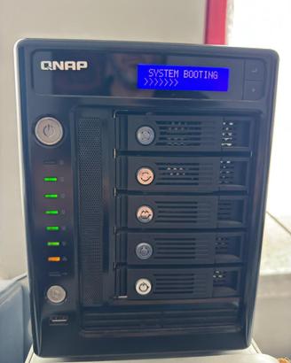 NAS QNAP TS-509 Pro + 5 Hard Disk da 1 Tb