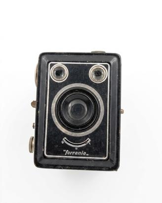 Fotocamera d'epoca Ferrania Box anni '30/'40