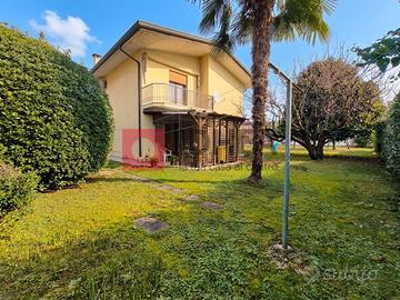 BIFAMILIARE CON 800 MQ GIARDINO "RIF. UPR8"