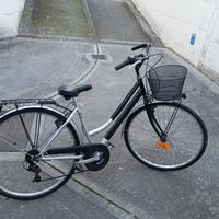 City bike da donna con cestino e cambio mis 28