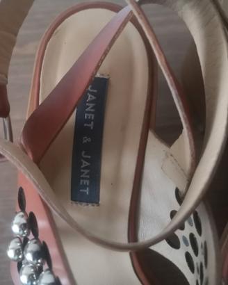 Sandali in pelle e borchie Janet & Janet