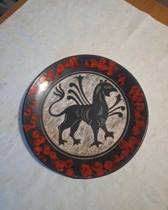 piatto in ceramica dipinto a mano