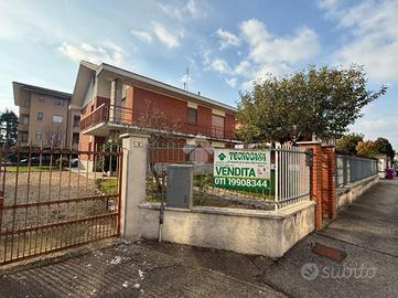 VILLA SINGOLA A CANDIOLO