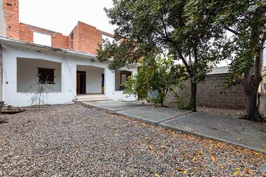 Area Residenziale con Loc. Commerciale
