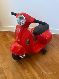Vespa elettrica Piaggio per bambini rossa