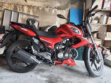 Moto 125 Keeway (Benelli)