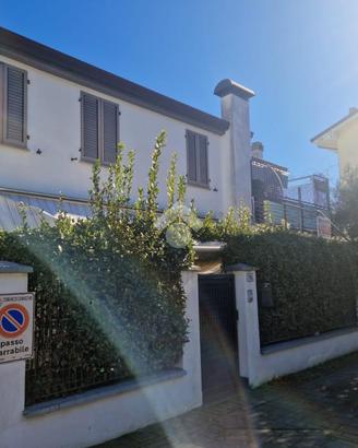 3 LOCALI A COMACCHIO