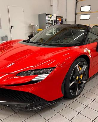 FERRARI SF90 Spider