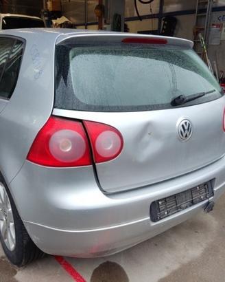 Paraurti posteriore VOLKSWAGEN GOLF 5 del 2005
