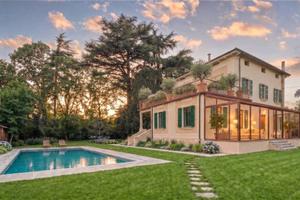 Villa di 655 m² con più di 5 locali a Verona