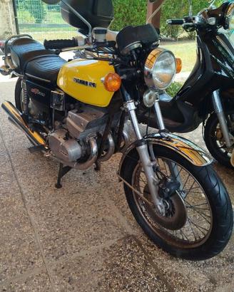 SUZUKI NGT 380 moto storica tre cilindri 1980