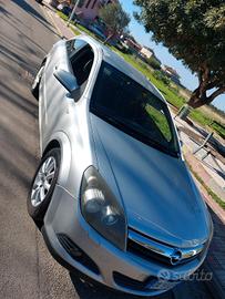 Opel astra h