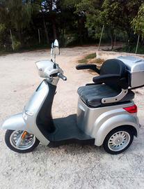 Scooter elettrico per anziani o disabili