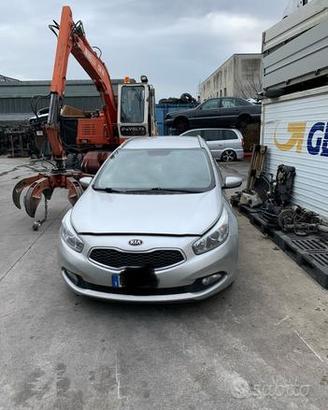 Ricambi Kia Ceed del 2013 - Veicolo per ricambi