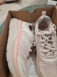 Scarpe Skechers D'lux Walker Infinite Motion Beige